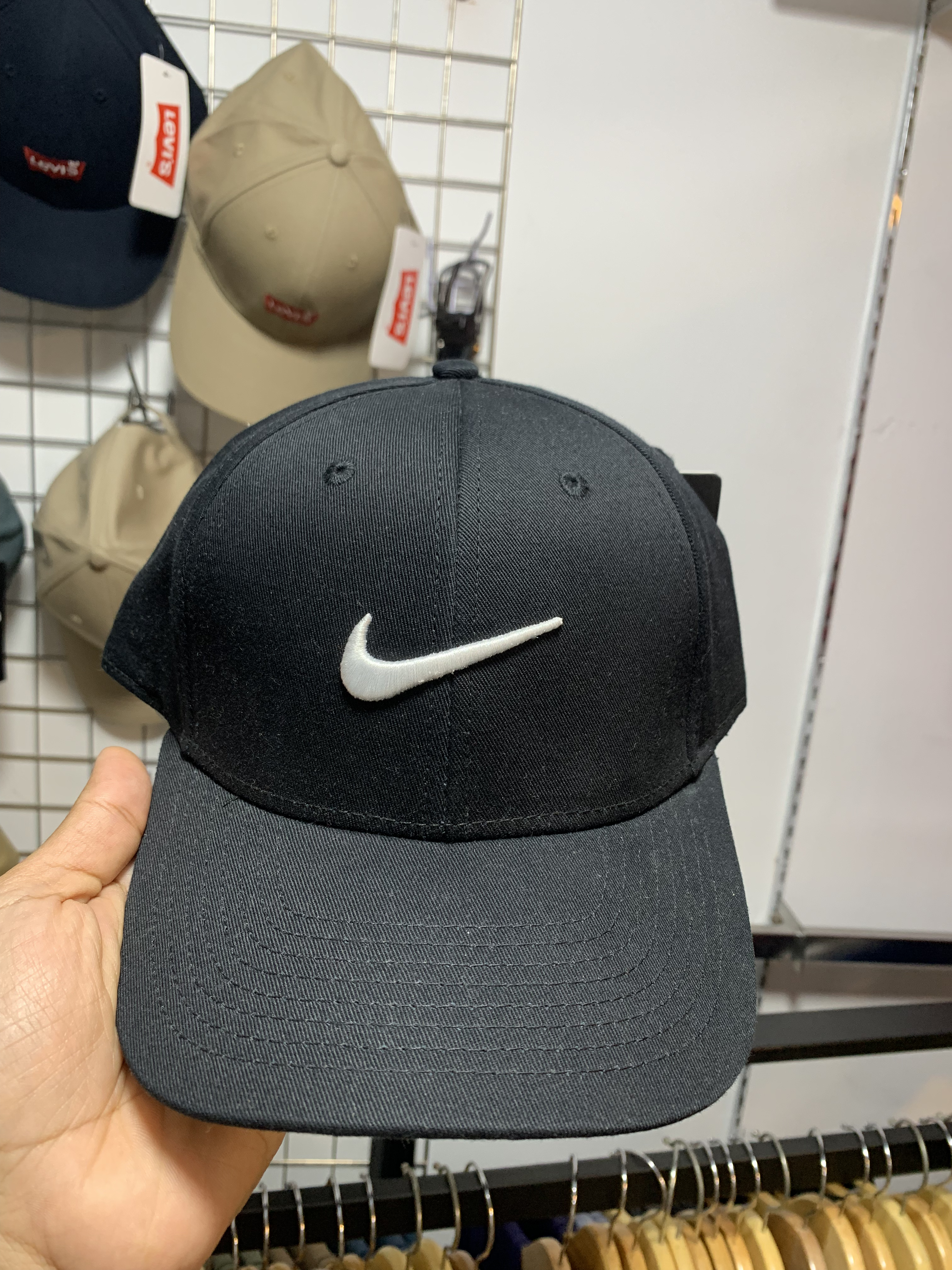 Nik Cap Black