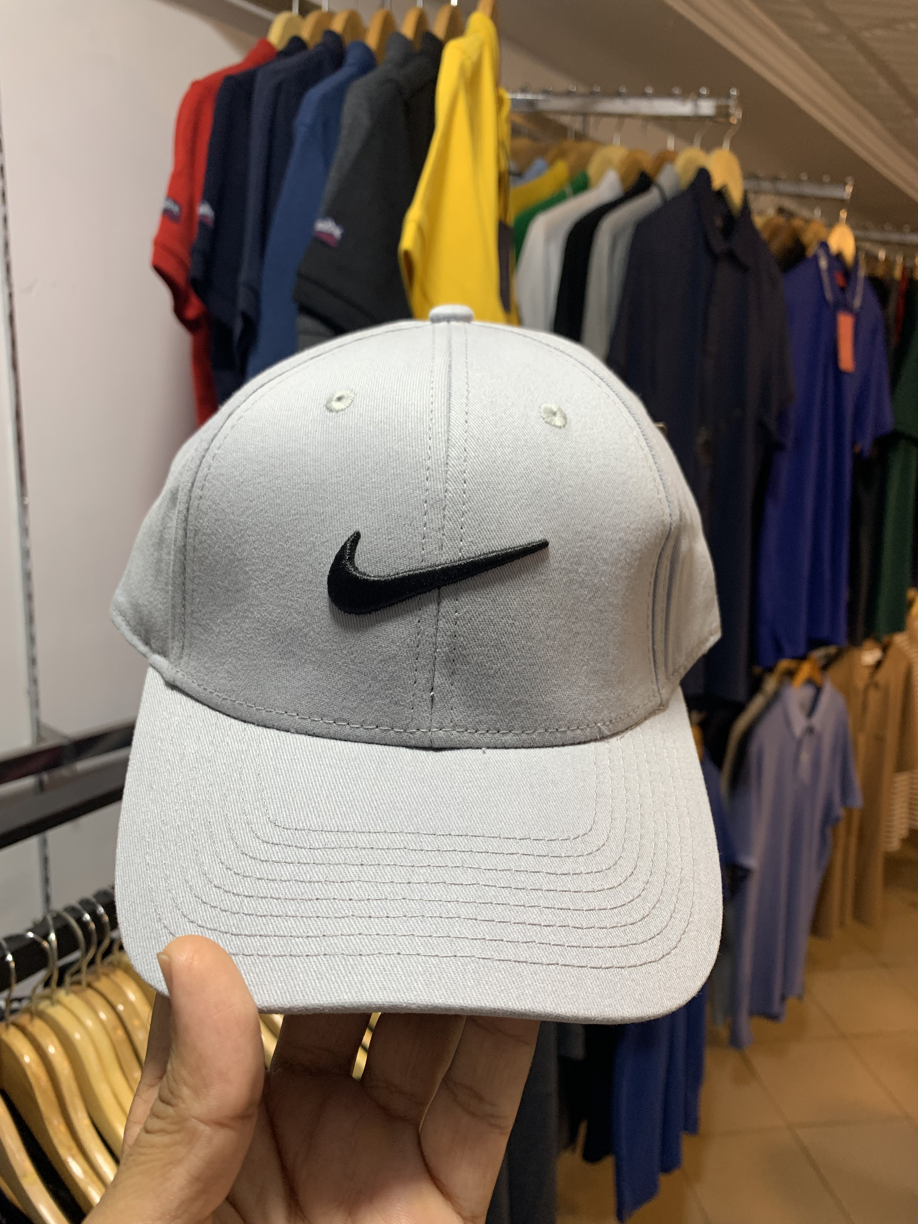 Nik Cap White
